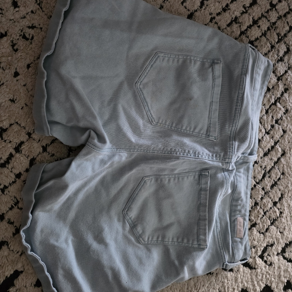 Liverpool womens 10/30 light blue shorts - Picture 2 of 2